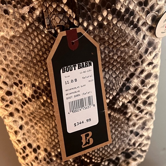 Woman’s Snakeskin Cowboy boots - Picture 3 of 3